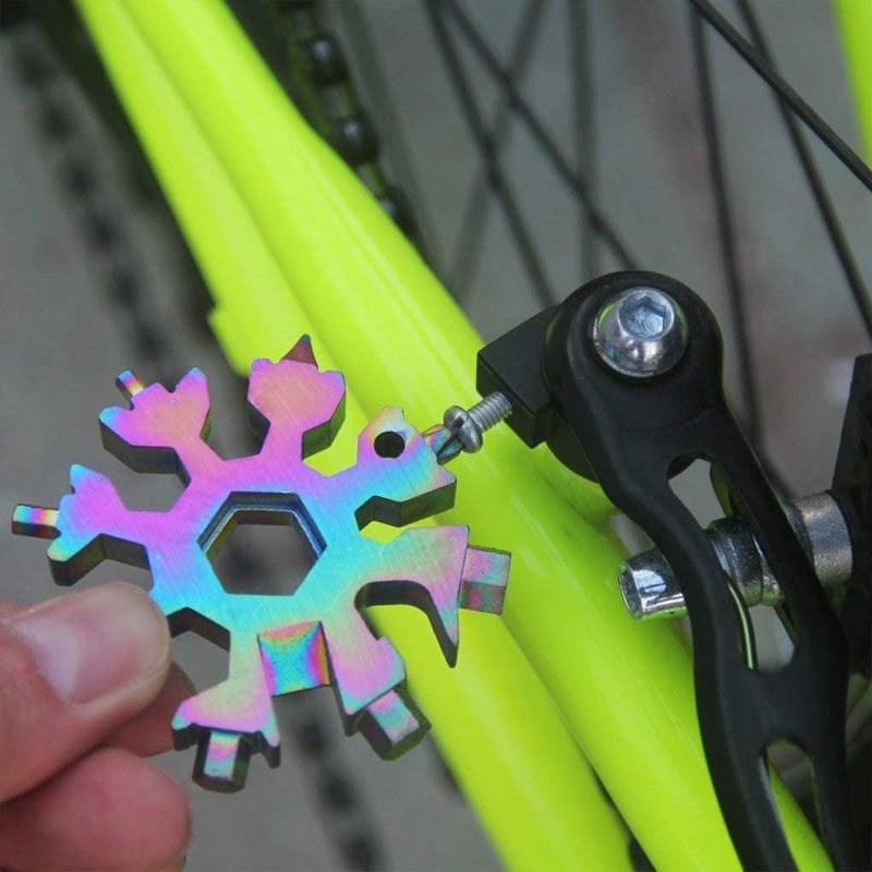 Personalisierter Weihnachts-Schlüsselanhänger & 18-in-1 Schneeflocken Edelstahl-Multitool
