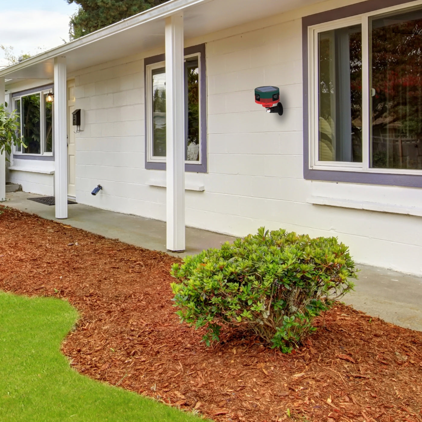 Solarbetriebene Bewegungsmelder-Stroboskoplampe mit 360° Sensor, 13 Sounds, IP65 Wasserdicht – Umweltfreundlicher Stinktier-Vertreiber für Haus & Garten