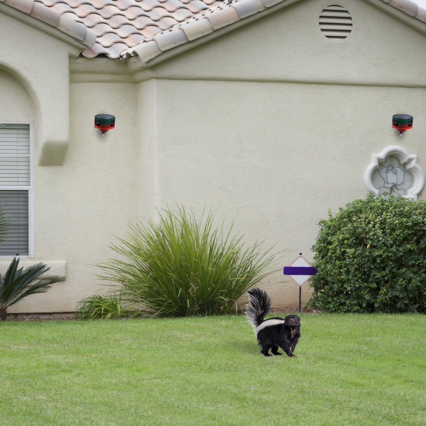 Solarbetriebene Bewegungsmelder-Stroboskoplampe mit 360° Sensor, 13 Sounds, IP65 Wasserdicht – Umweltfreundlicher Stinktier-Vertreiber für Haus & Garten