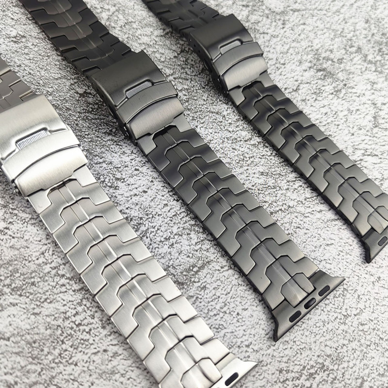 Iron Man-Uhrenarmband aus Titanlegierung: Einstellbar für alle Handgelenkgrößen