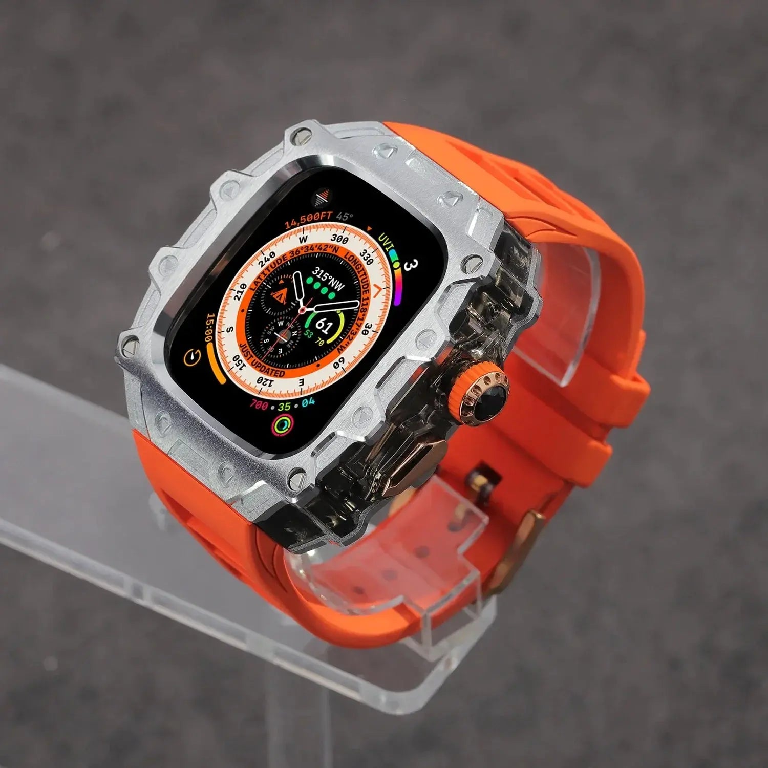 Kombination aus Gehäuse aus Titanlegierung und Fluorkautschukarmband für die Apple Watch Ultra und Ultra 2