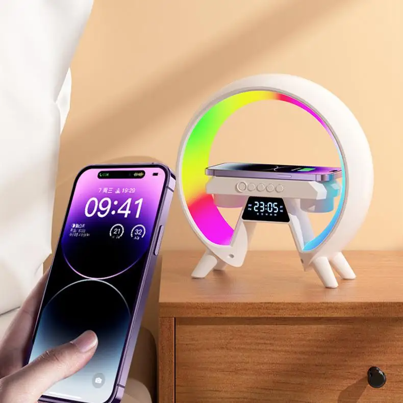 Kabellose Ladelampe mit 360° Surround-Sound Lautsprecher