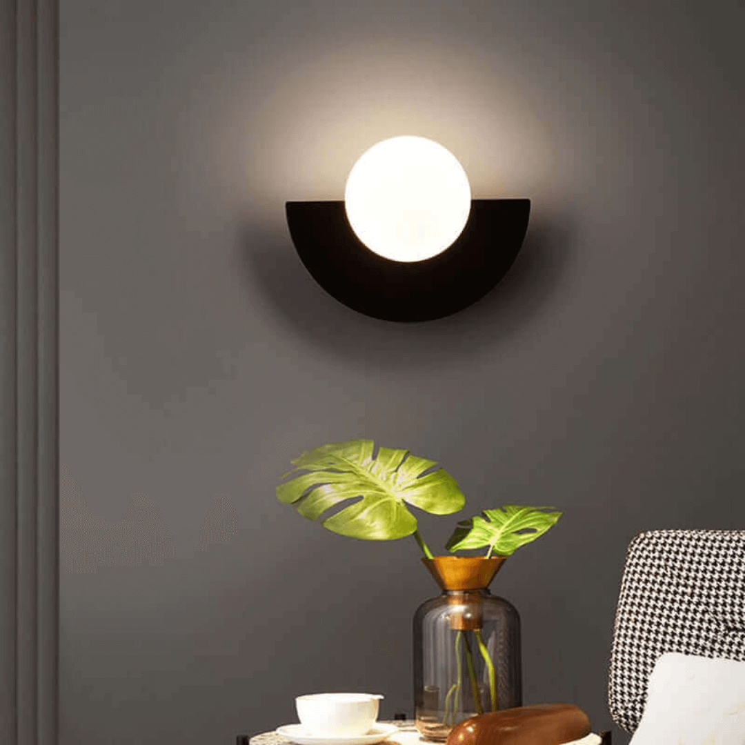 Metallische Halbmond Wandlampe