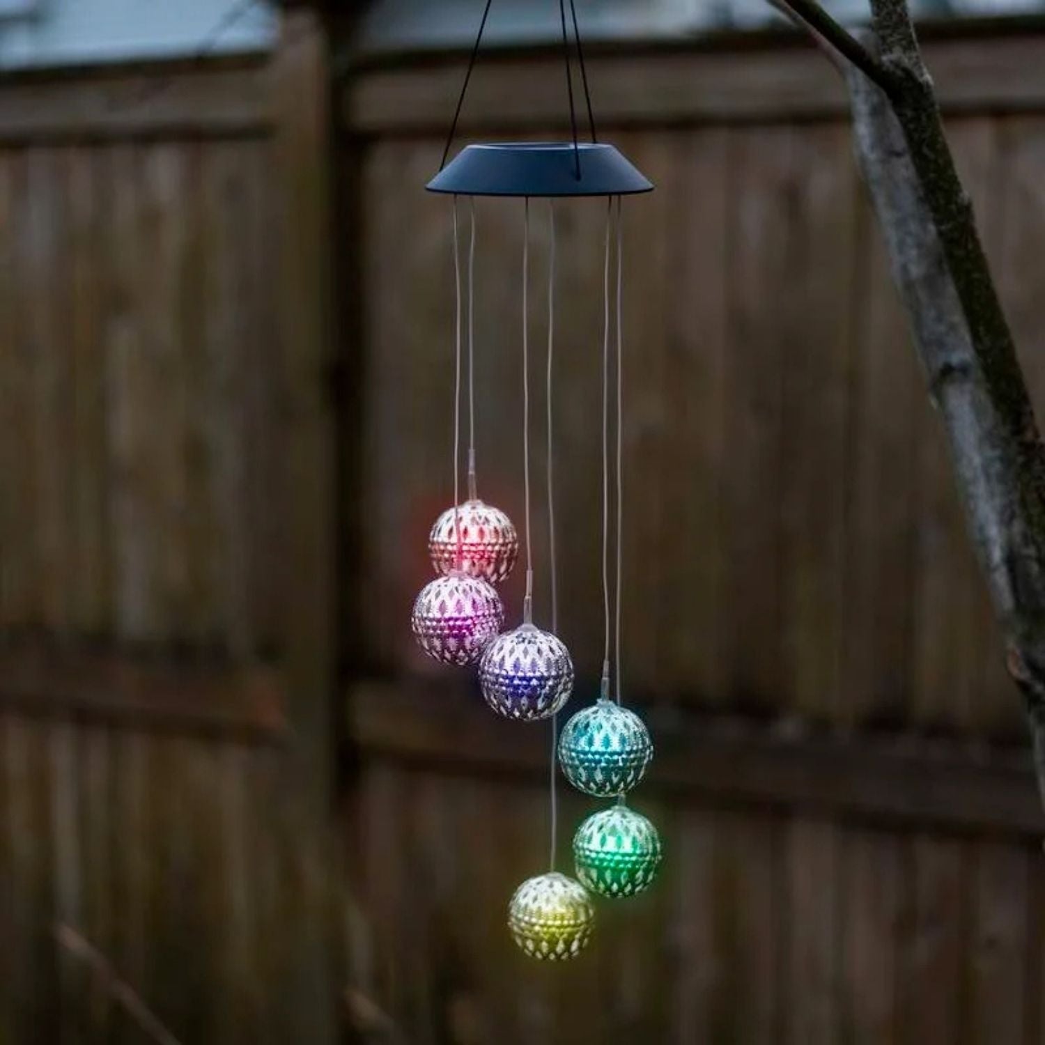 Zelara – Buntes Licht und Glockenspiel für perfekte Nächte