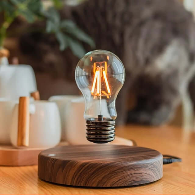 Schwebende LED-Tischlampe mit Walnussfuß