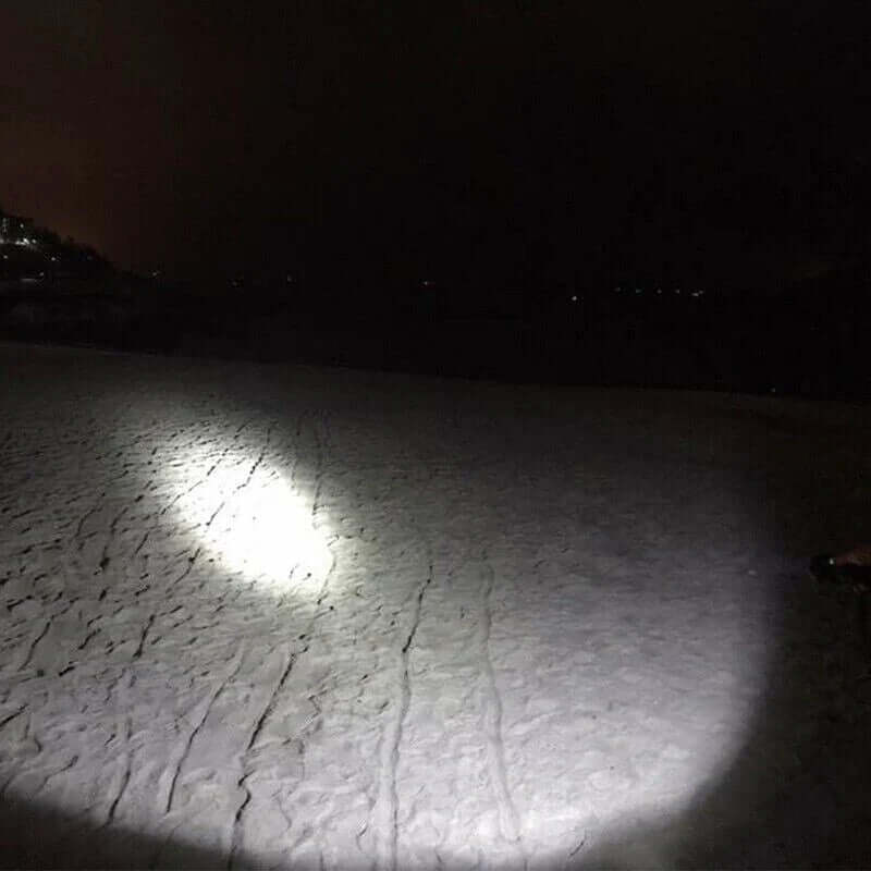 Zelara LED Taktische Taschenlampe Zoombar