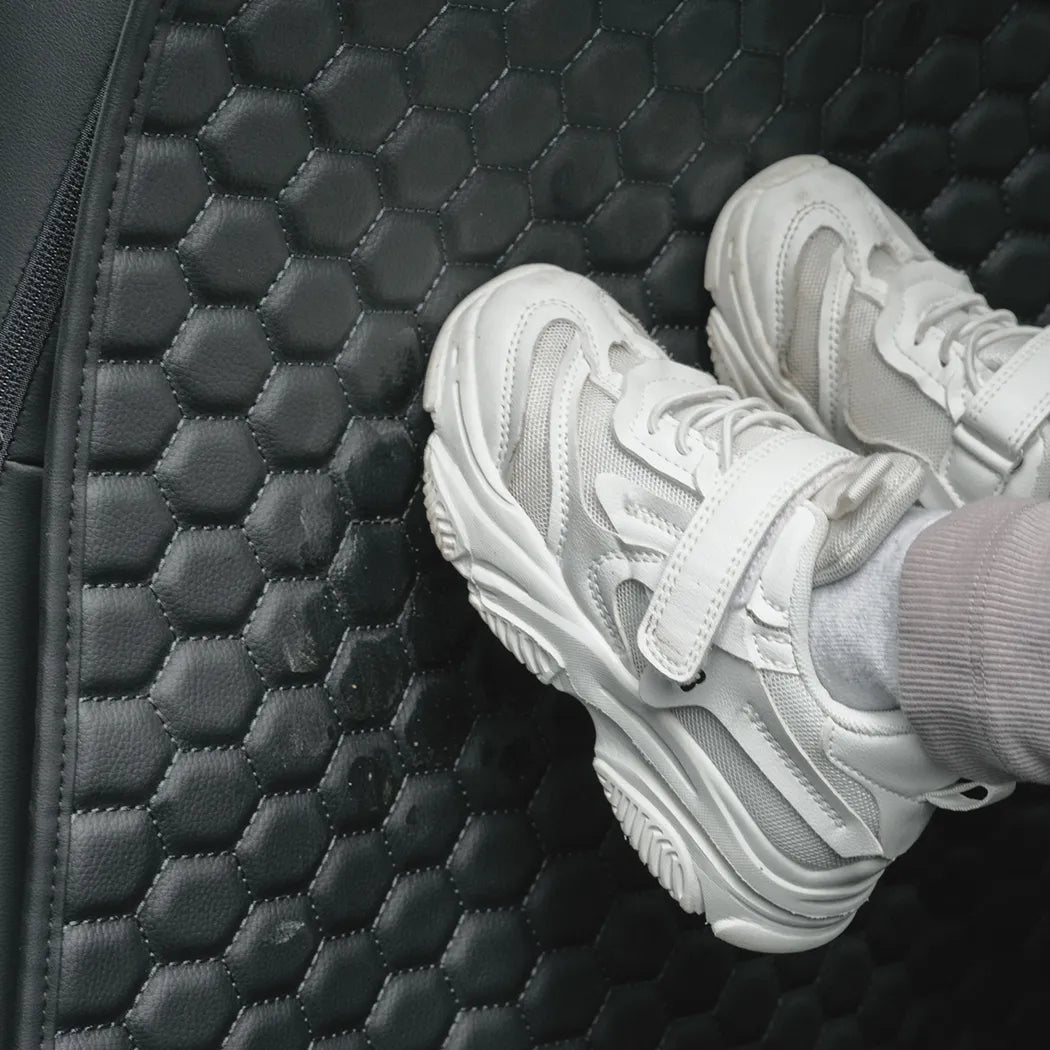 Wasserdichter Autositz-Rückenschutz 60x40 cm – Abwaschbarer Schonbezug mit rutschfester Rückseite für Familien & Vielfahrer