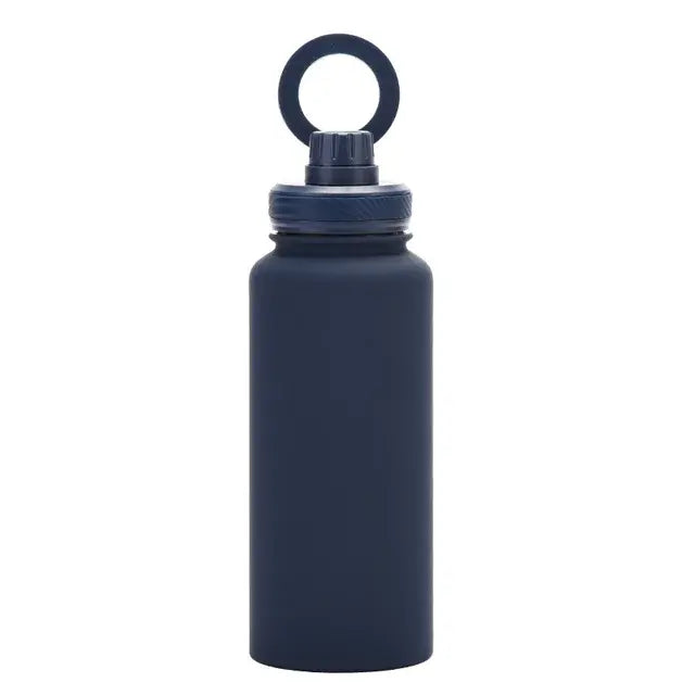 Universelle Wasserflasche mit Magnetbefestigung