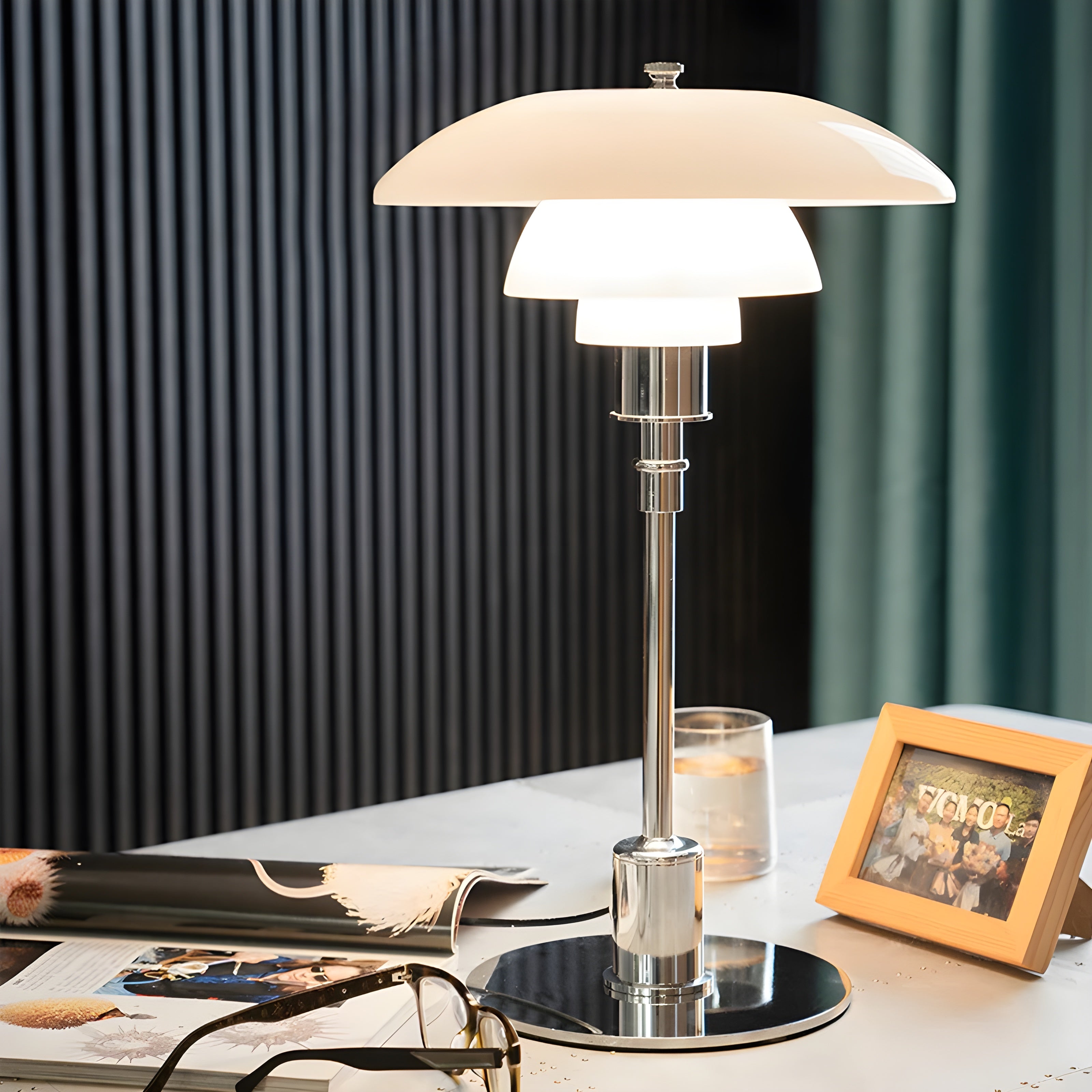 NordiGlow LED Tischlampe – Elegantes Glasdesign im nordischen Stil, dimmbare Beleuchtung für Arbeitszimmer, Wohnzimmer oder Schlafzimmer