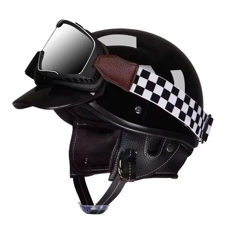 Retro helm mit Schutzbrille und kariertem Streifen