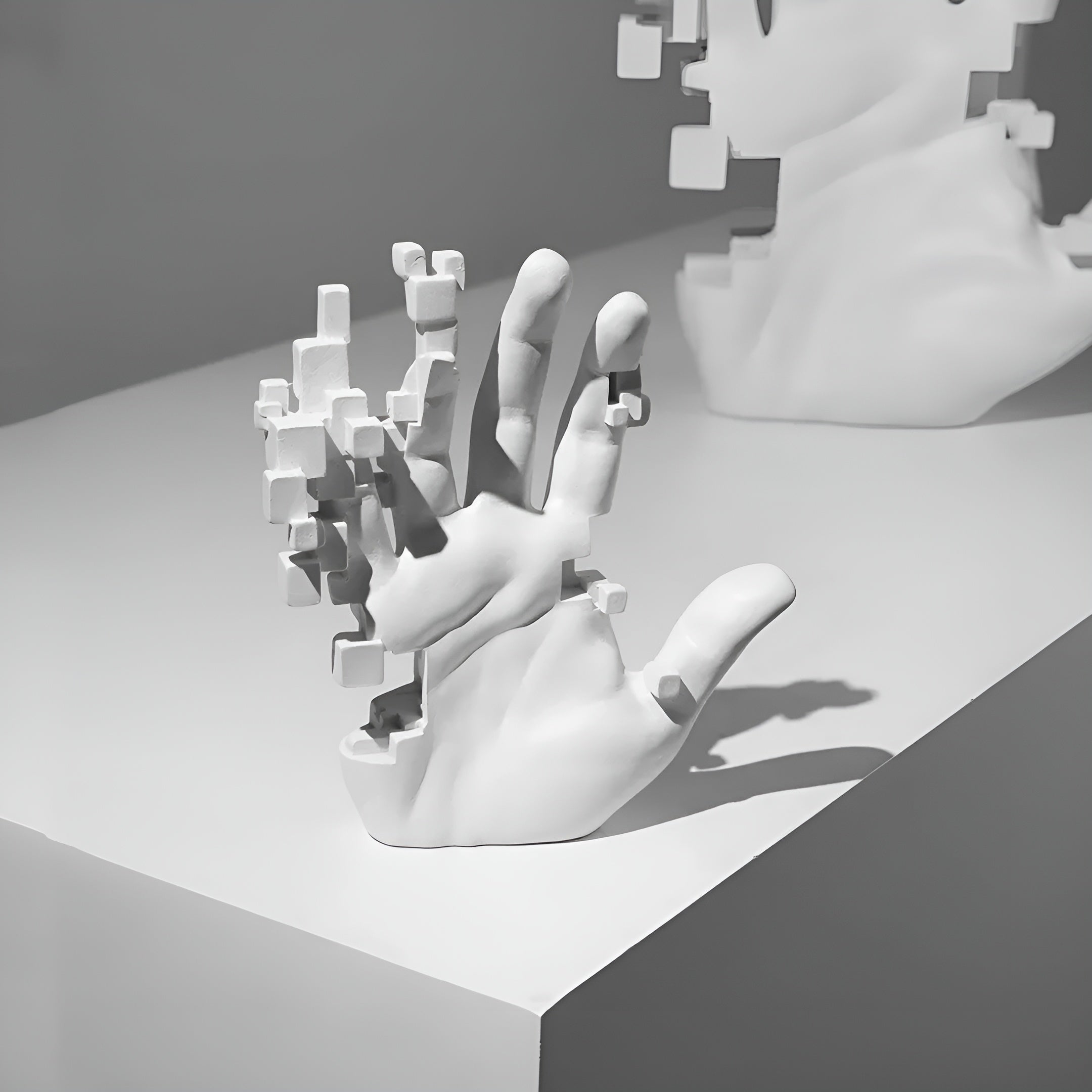 Mosaik-Hand Statue aus Harz – Abstrakte Palmfigur