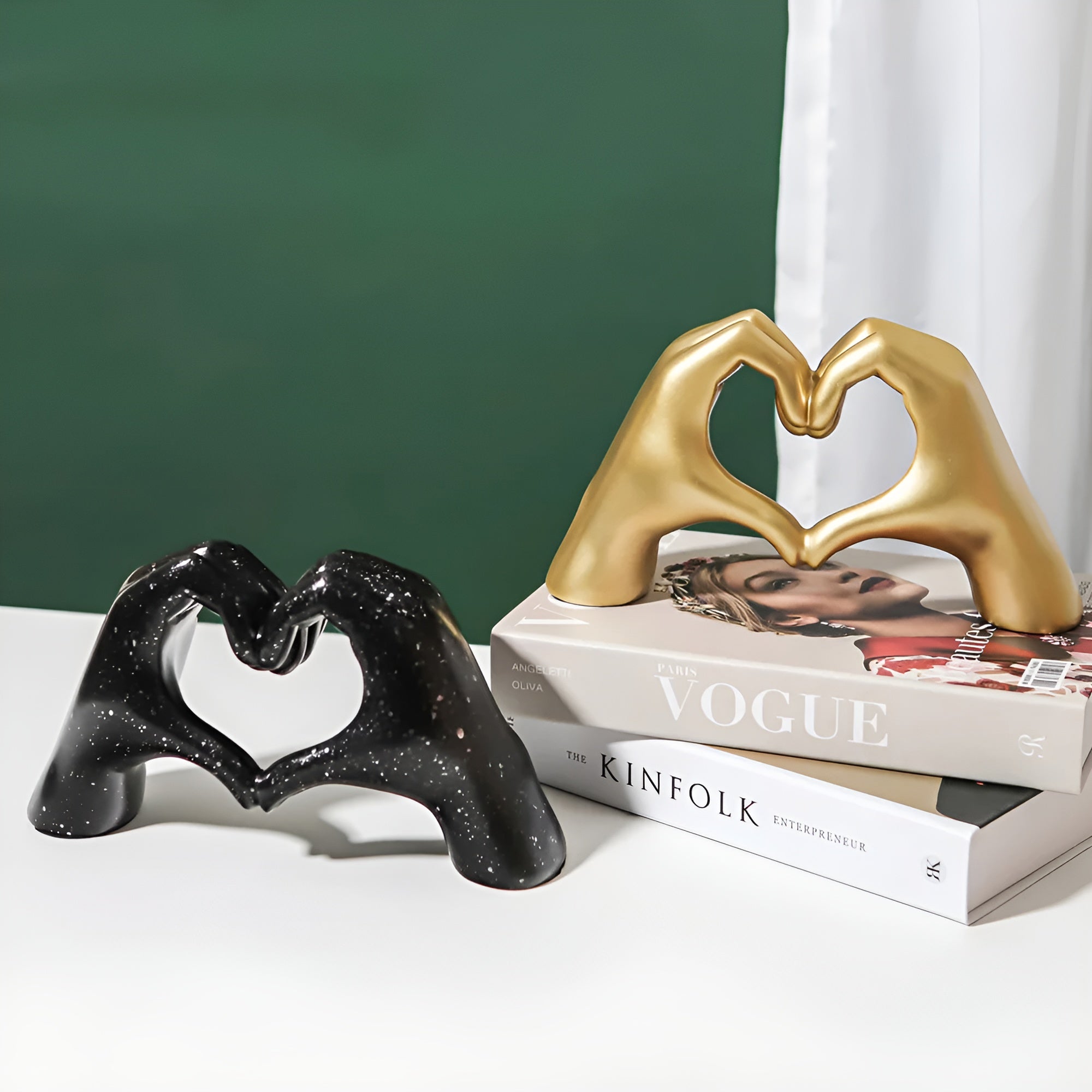 Sculpted Love Figur – Moderne Hand-Liebesfigur