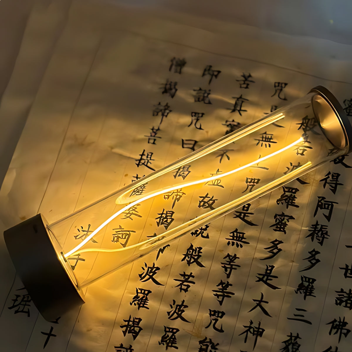 LumièreTube Tischlampe – Minimalistisches Design mit 3 Dimmstufen
