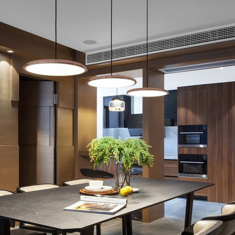 Skandinavische Pendelleuchte mit LED