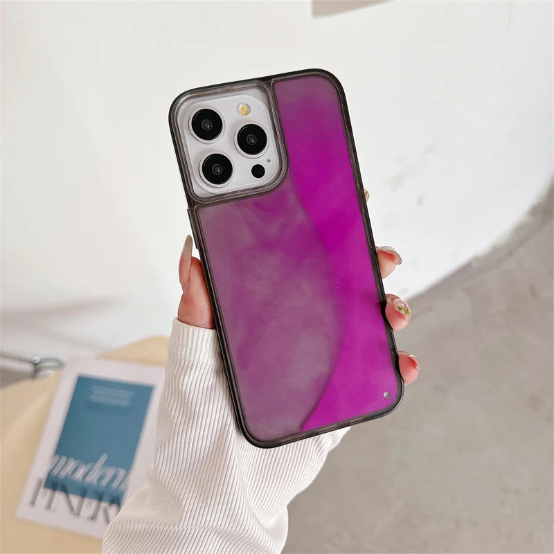 GlowWave Quicksand Case – Leuchtende Flüssig-Glitzer-Magie