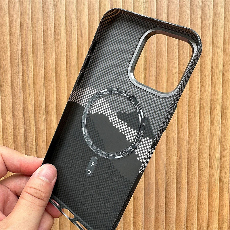 Leichtgewichtige Carbonfaser MagSafe-Hülle für iPhone