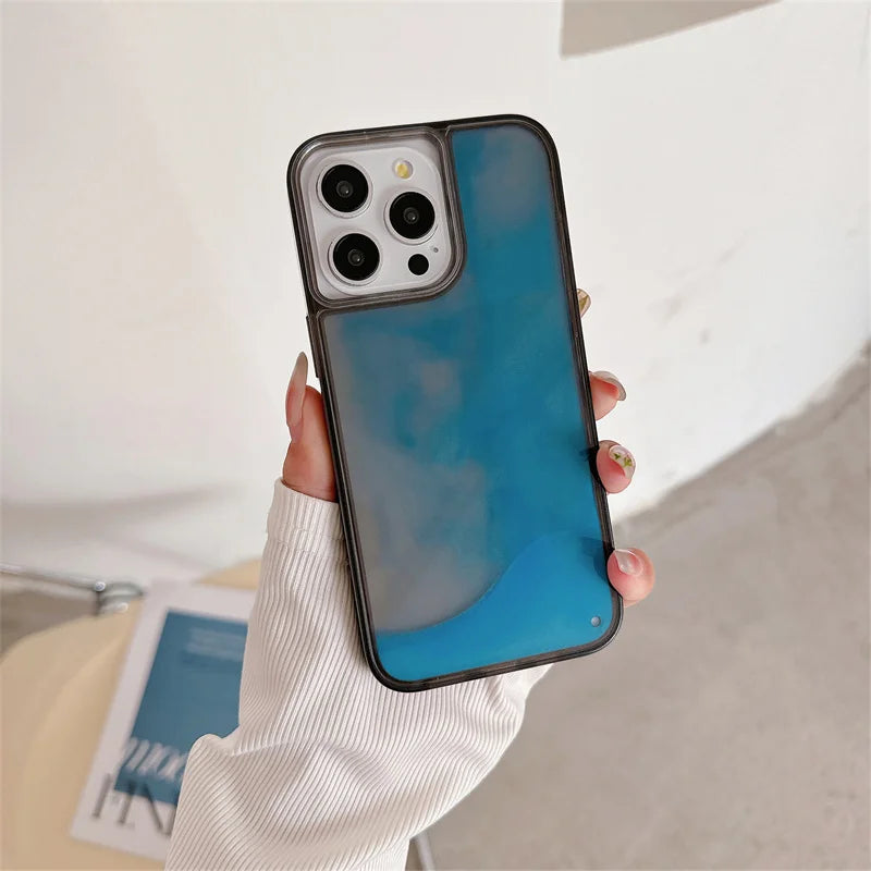 GlowWave Quicksand Case – Leuchtende Flüssig-Glitzer-Magie