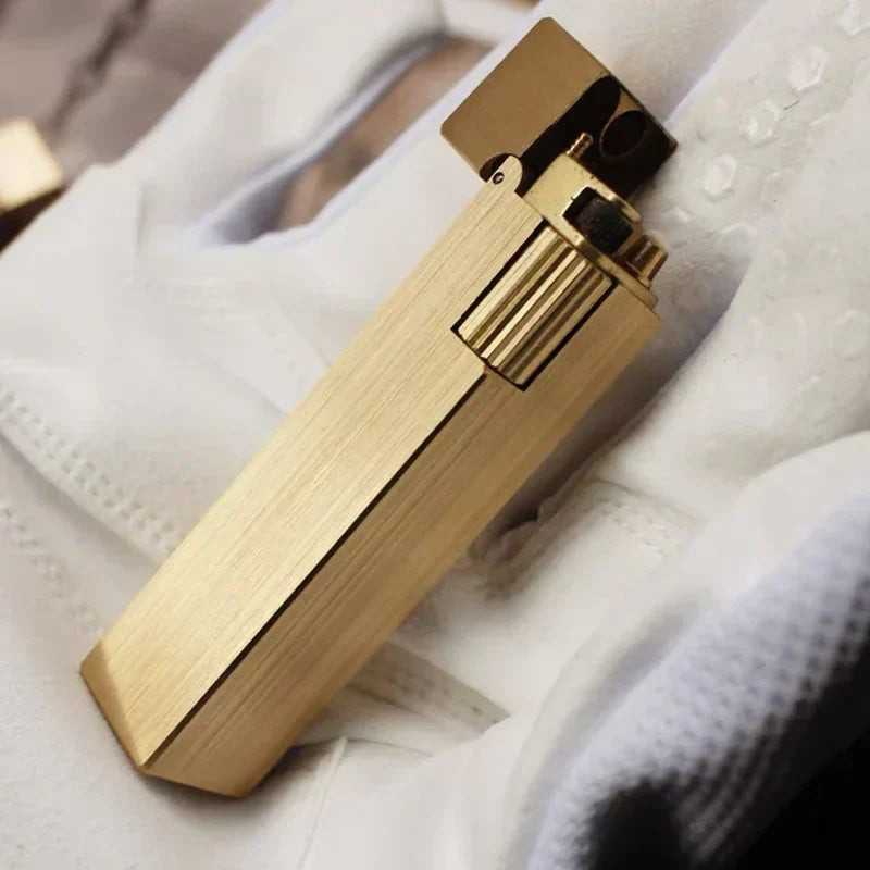 Vintage Feuerzeug aus massivem Kupfer, elegant und wiederaufladbar