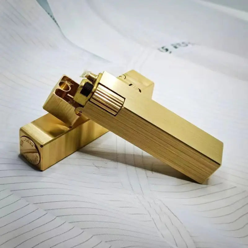 Vintage Feuerzeug aus massivem Kupfer, elegant und wiederaufladbar