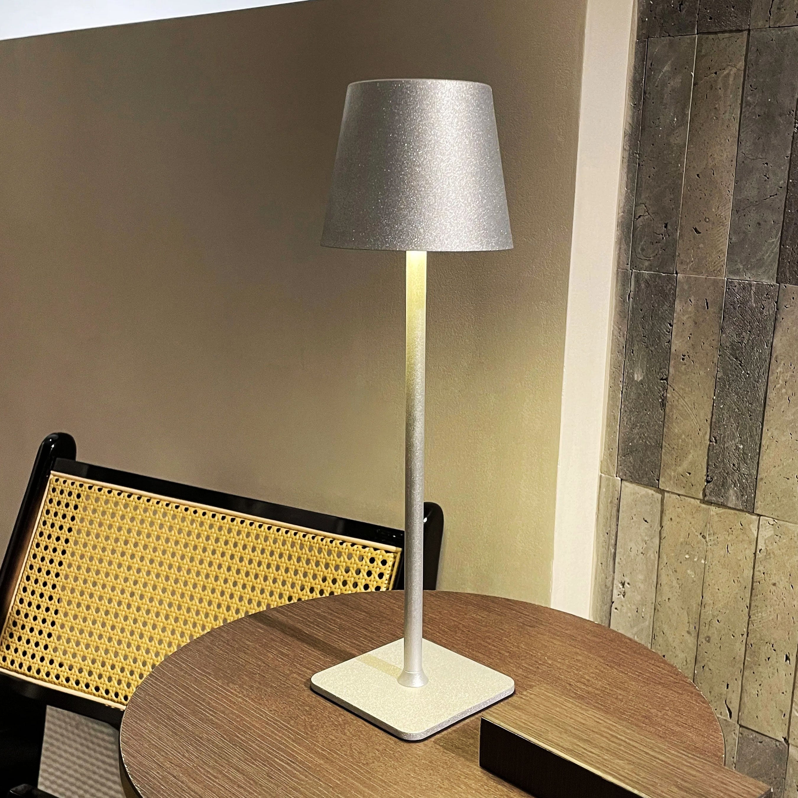 Moderne wiederaufladbare LED kabellose Tischlampe