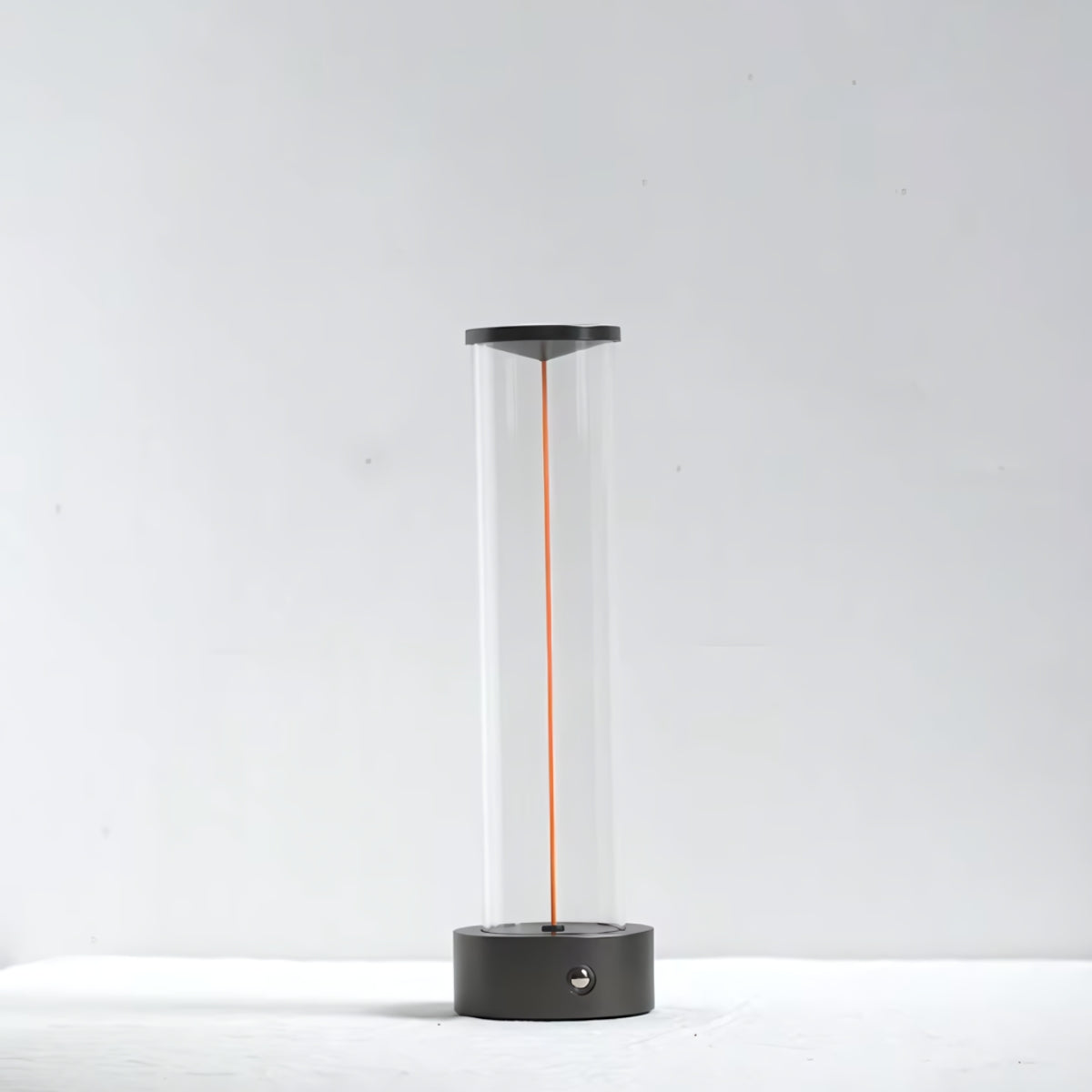 LumièreTube Tischlampe – Minimalistisches Design mit 3 Dimmstufen