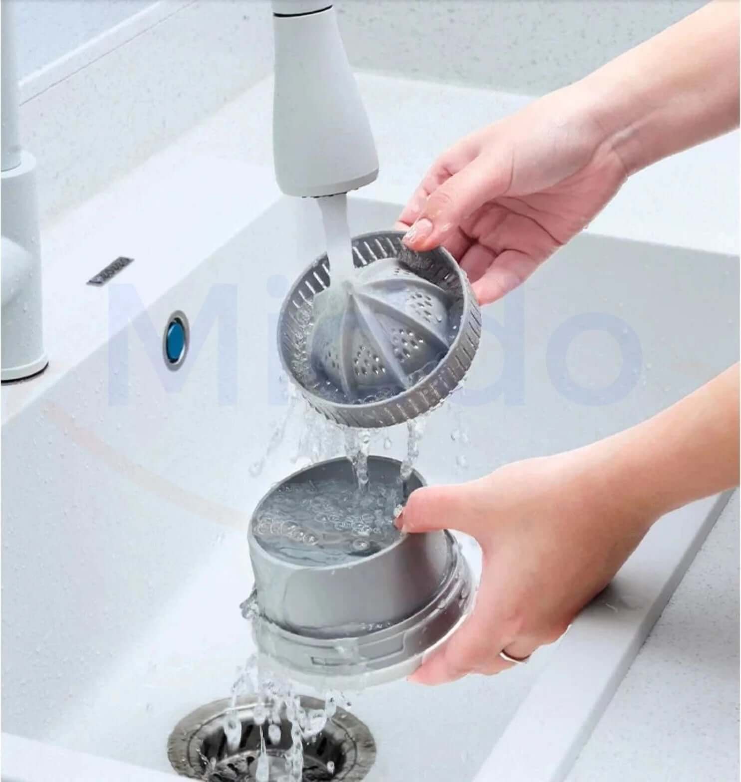 Elektrische Zitruspresse mit Auffangbehälter