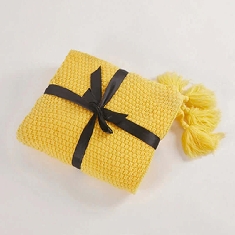 Kuschelige Strickdecke mit Fransen - Wohndecke aus weicher Wolle