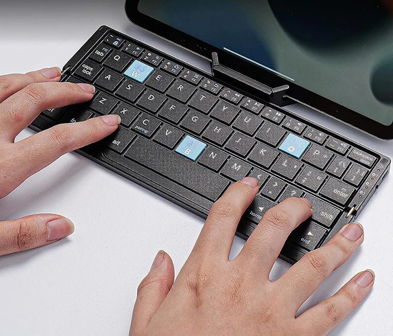 Kompakte & faltbare Bluetooth Mini-Tastatur mit Stand – Aufladbare Mini-Drahtlos-Tastatur für Telefone & Tablets, perfekt für unterwegs
