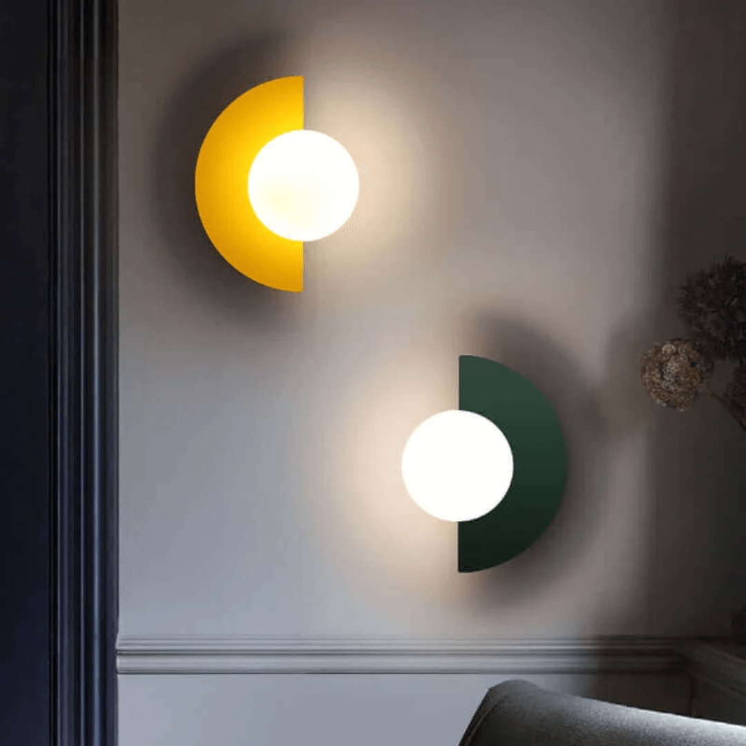 Metallische Halbmond Wandlampe