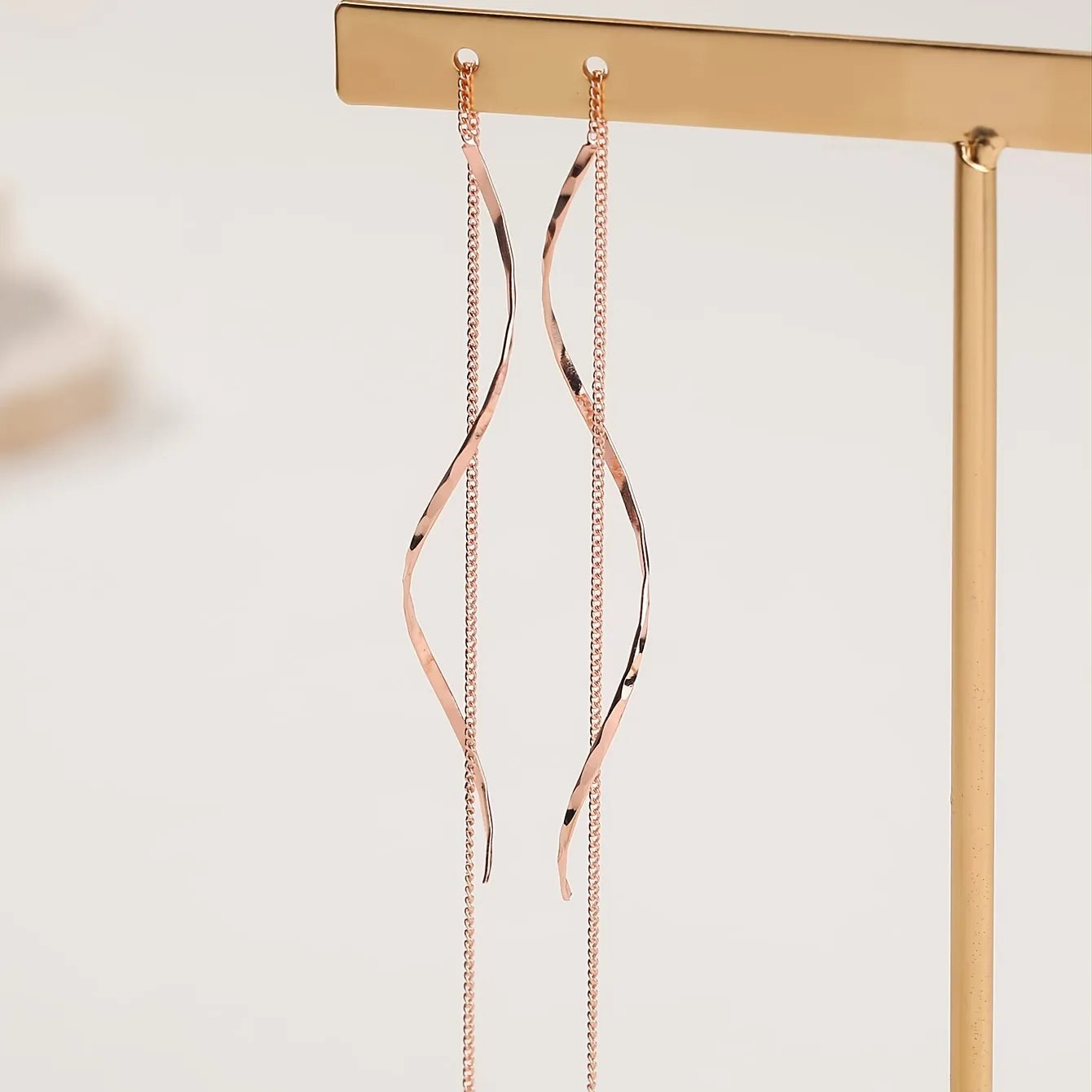 Elegante Welleneinfelder Ohrenringe - Modernes Design | Gold & Silber