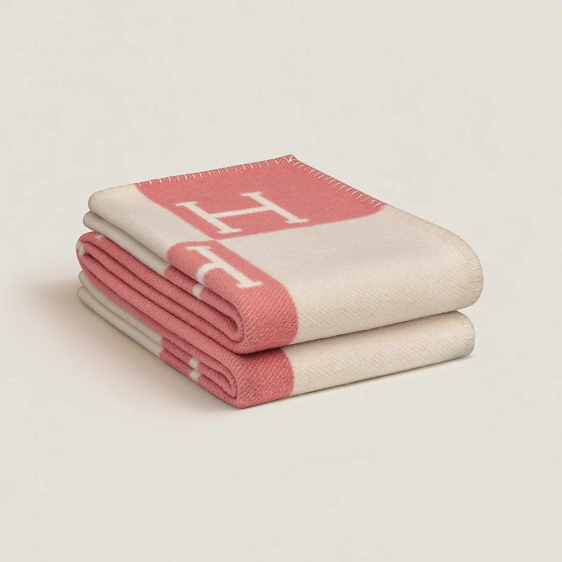 Zelara und Laine Cashmere Isabelle – Elegante und Weiche Decke für Raffiniertes Interieur