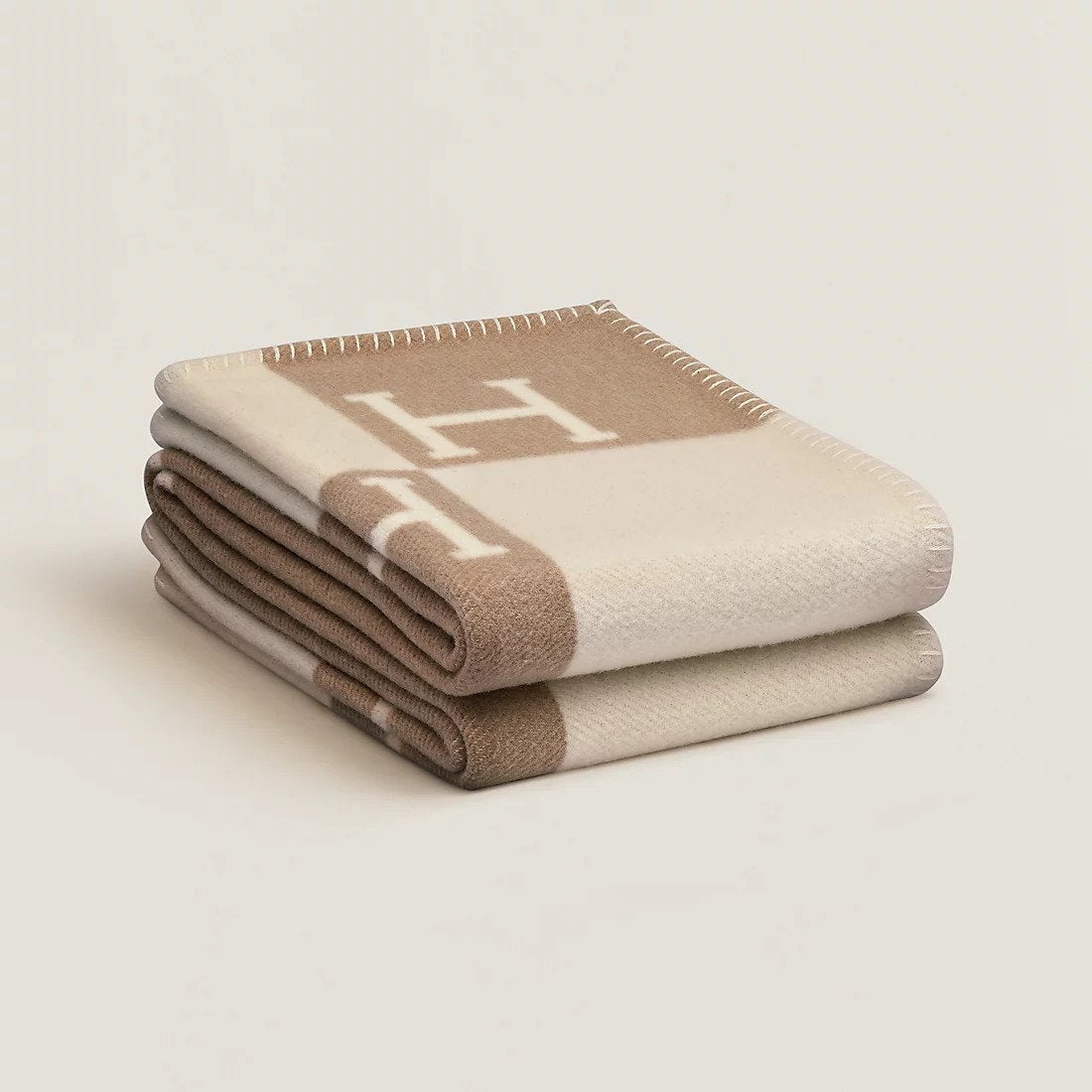 Zelara und Laine Cashmere Isabelle – Elegante und Weiche Decke für Raffiniertes Interieur