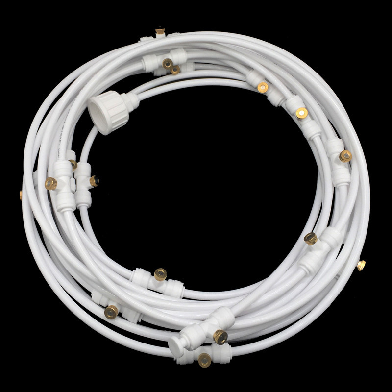 Sprühbewässerungssystem – Flexibler Wasserschlauch mit Düsen