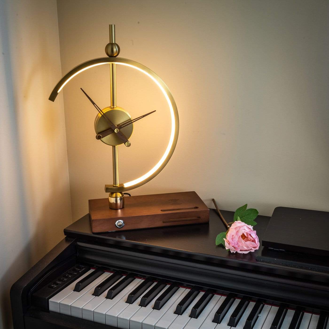 Nagoya Luxe Tischlampe – Kunstvolle Beleuchtung mit zeitlosem Design