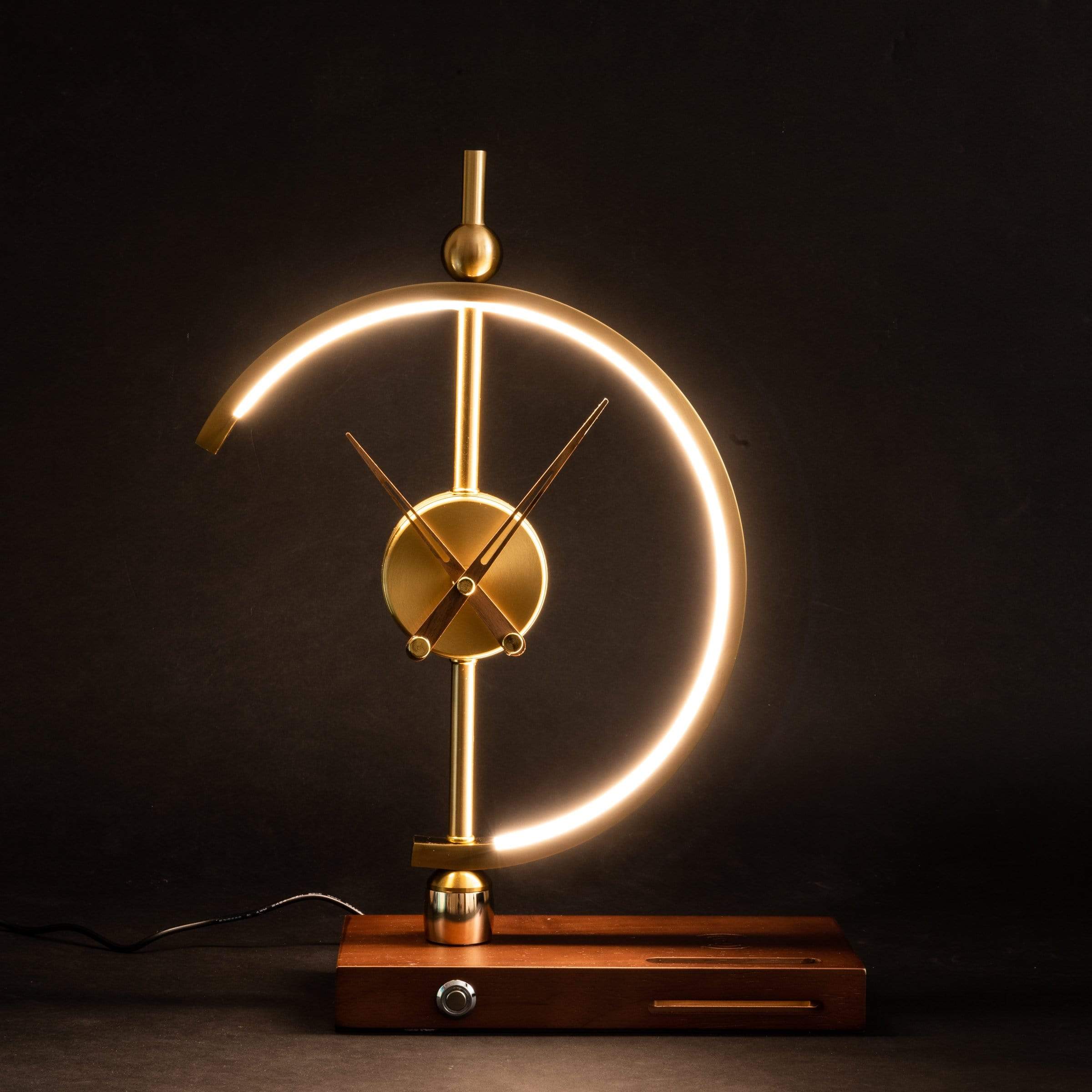 Nagoya Luxe Tischlampe – Kunstvolle Beleuchtung mit zeitlosem Design