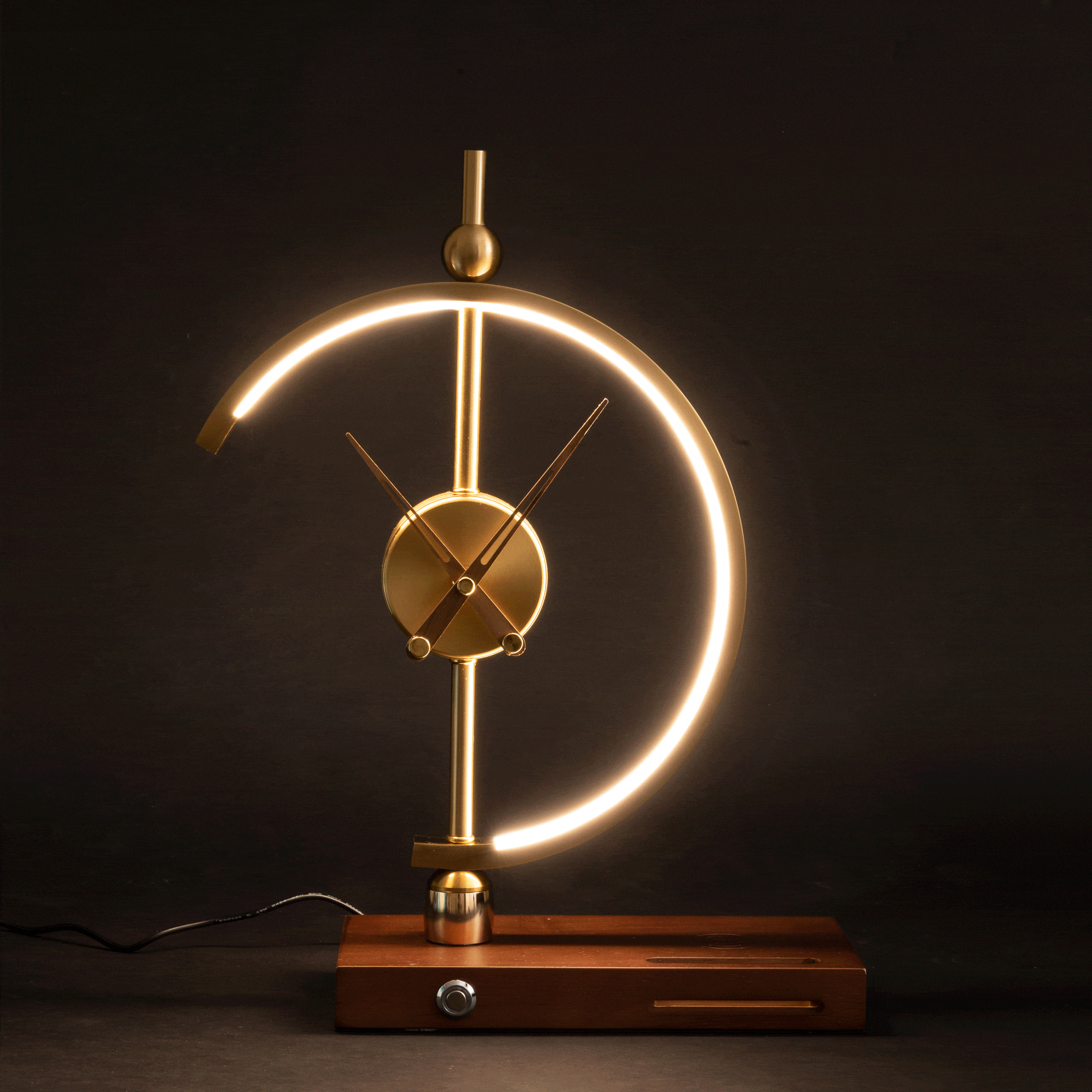 Nagoya Luxe Tischlampe – Kunstvolle Beleuchtung mit zeitlosem Design