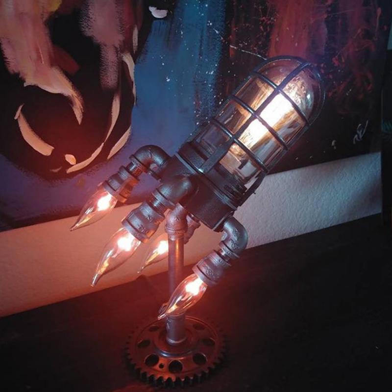 Steampunk-Raketenlampe im Retro-Design – Handgefertigte Tischlampe als Vintage-Deko & Lichtquelle