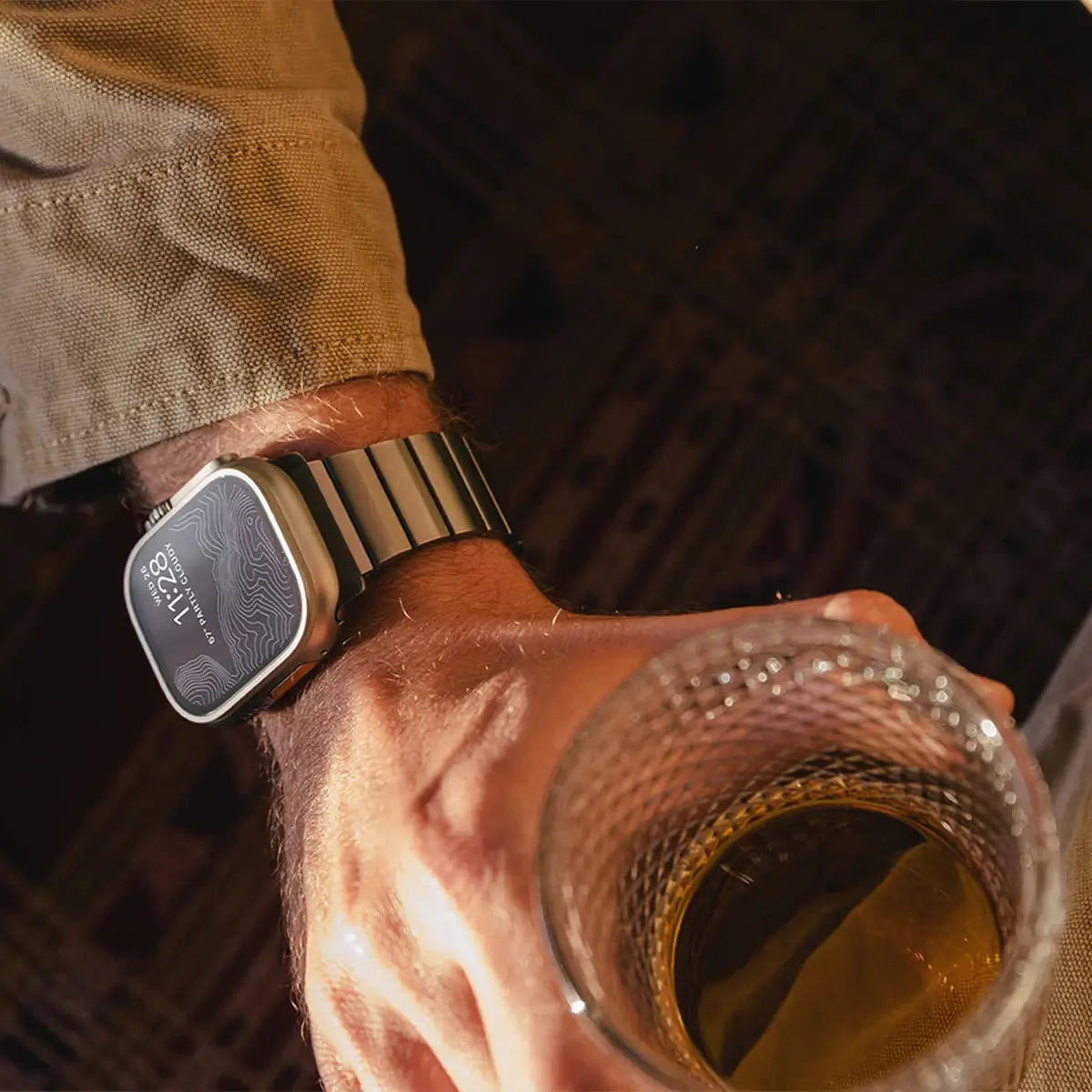 Magnetisches Titanband für Apple Watch