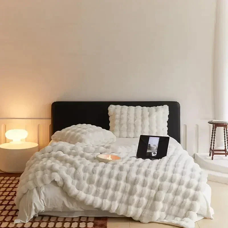 Kuschelige Kunstfelldecke - Bequeme Tragbare Decke - VeluLuxe
