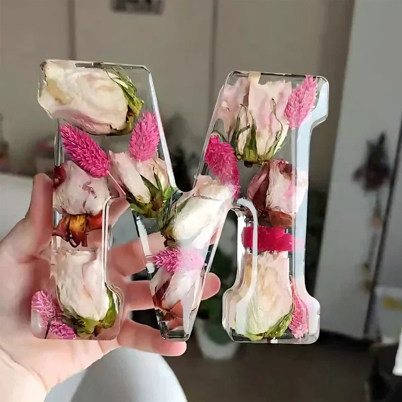 Dried Flower Letters Nachtlicht