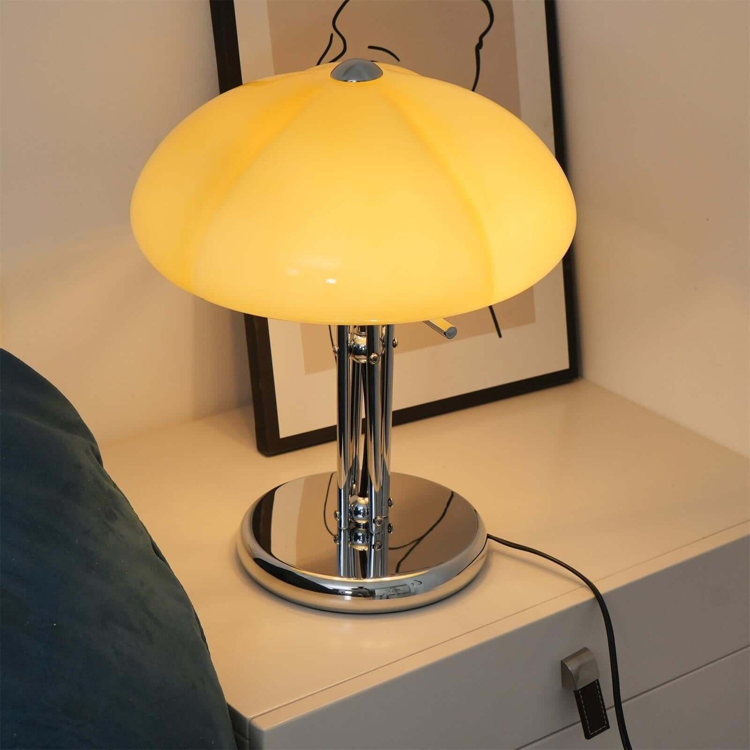 Pilz Design Tischlampe Glas Bernstein