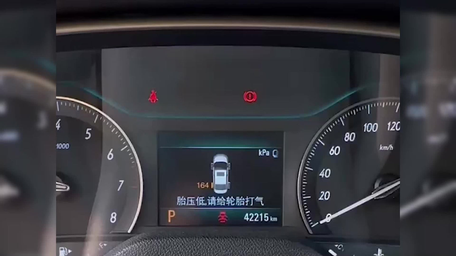 Tragbarer Luftkompressor – Intelligenter Reifenaufblasgerät mit LCD-Display und LED-Leuchten