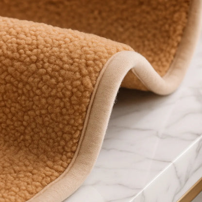 Plüsch Sofabezug Winter | Kuscheliger &amp; rutschfester Couchschutz