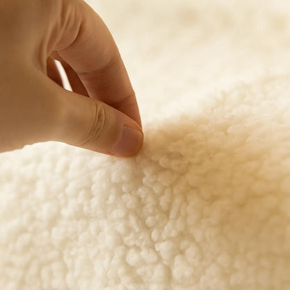 Plüsch Sofabezug Winter | Kuscheliger &amp; rutschfester Couchschutz