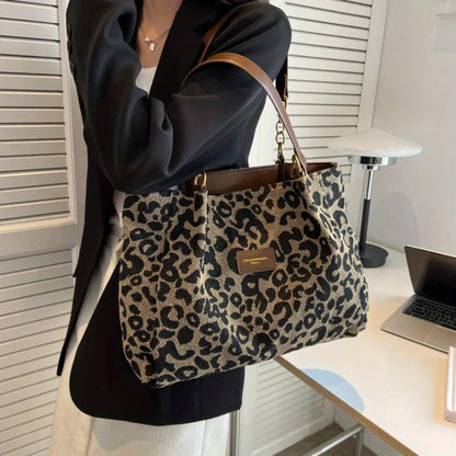 Elegante Damentasche mit Leopardenmuster