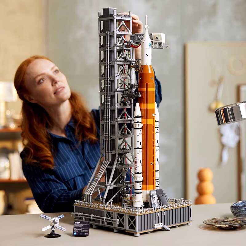 NASA Artemis Raumfahrt-Startsystem Modellbausatz zum Bauen, Erkunden und Ausstellen für Raumfahrzeug-Enthusiasten