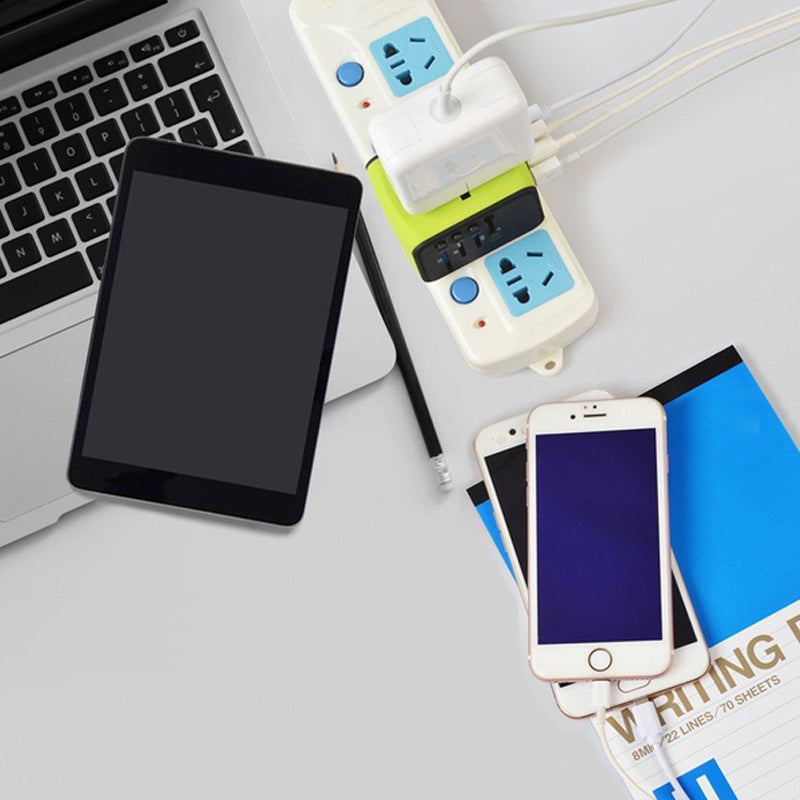 Universeller Smart Reiseadapter Spannungswandler