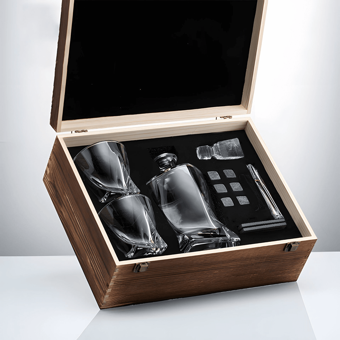 Elegantes Kristall-Whisky-Set mit Gläsern und Karaffe