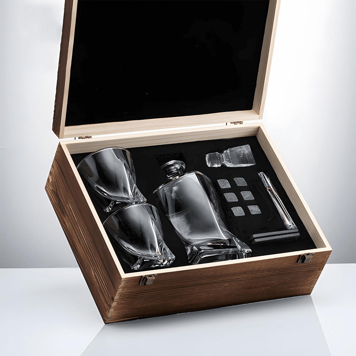 Elegantes Kristall-Whisky-Set mit Gläsern und Karaffe
