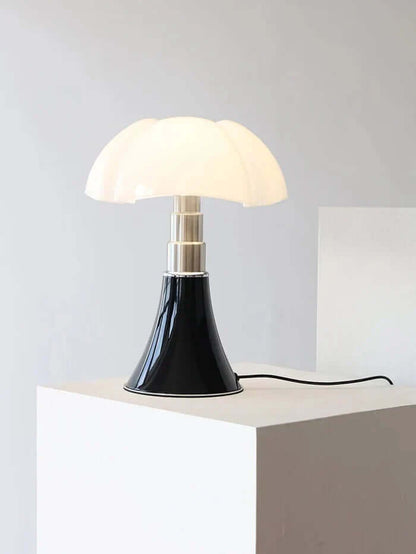 Höhenverstellbare Design-Tischlampe